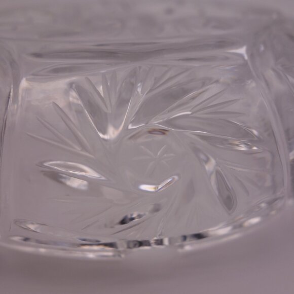 Circle Ash Tray with Pinwheel Pattern & Some Weight To It! - Picture 15 of 16